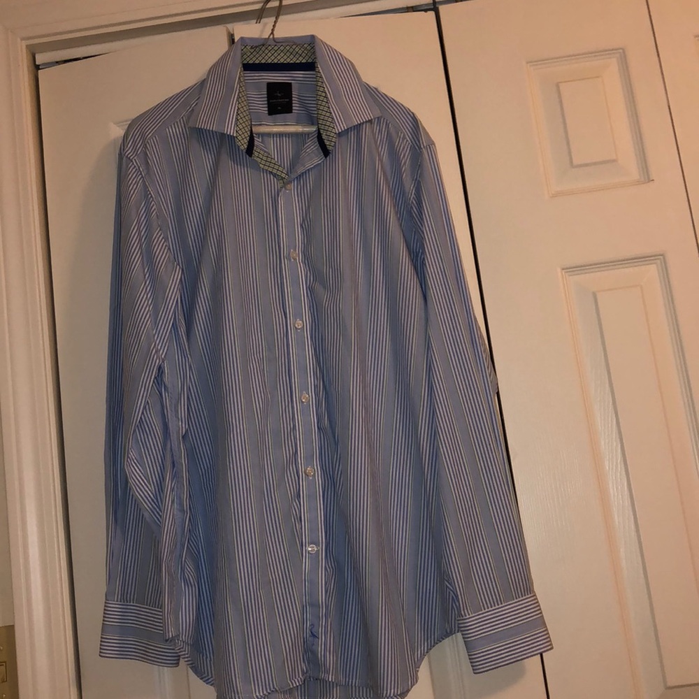 Men’s collared shirt